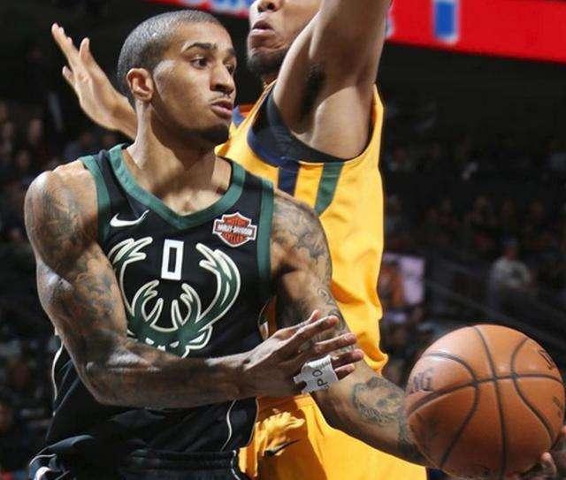 球队于危机 球队于危机