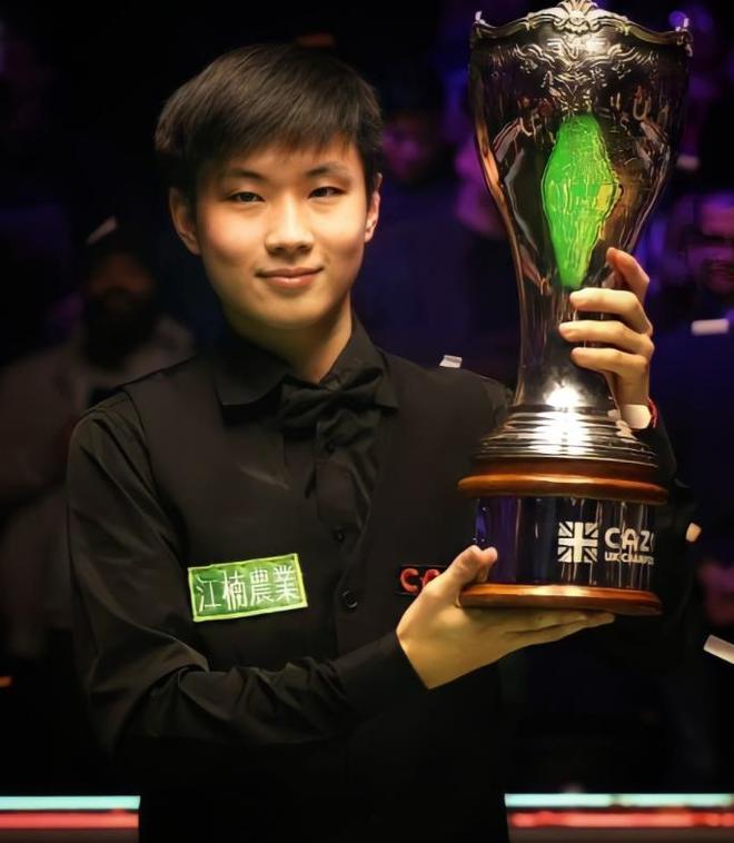 利物浦vs阿森纳首发：萨拉赫、维尔茨领衔 约克雷斯在列 埃泽替补