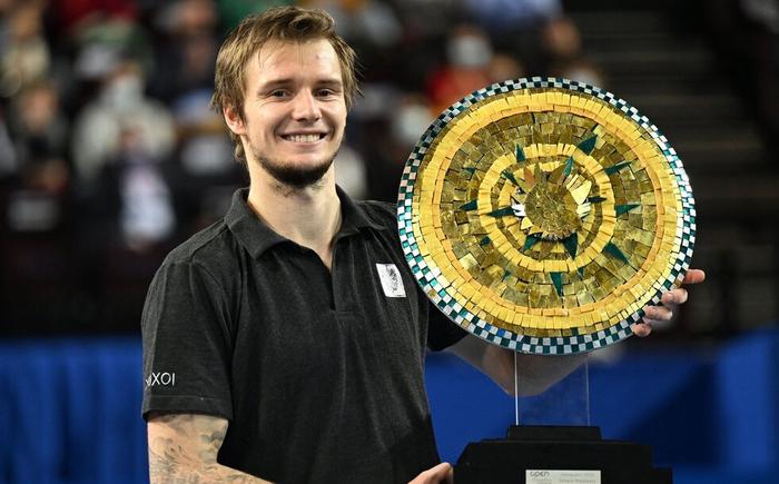 进攻支持不 进攻支持不